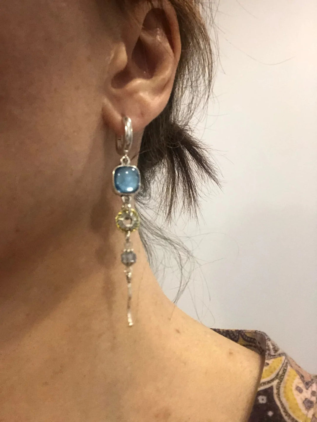 Boucles d'oreilles en croix en pierre bleue