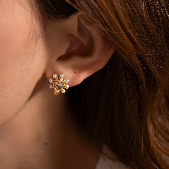 Boucles d'oreilles en perles dorées, élégantes et sophistiquées