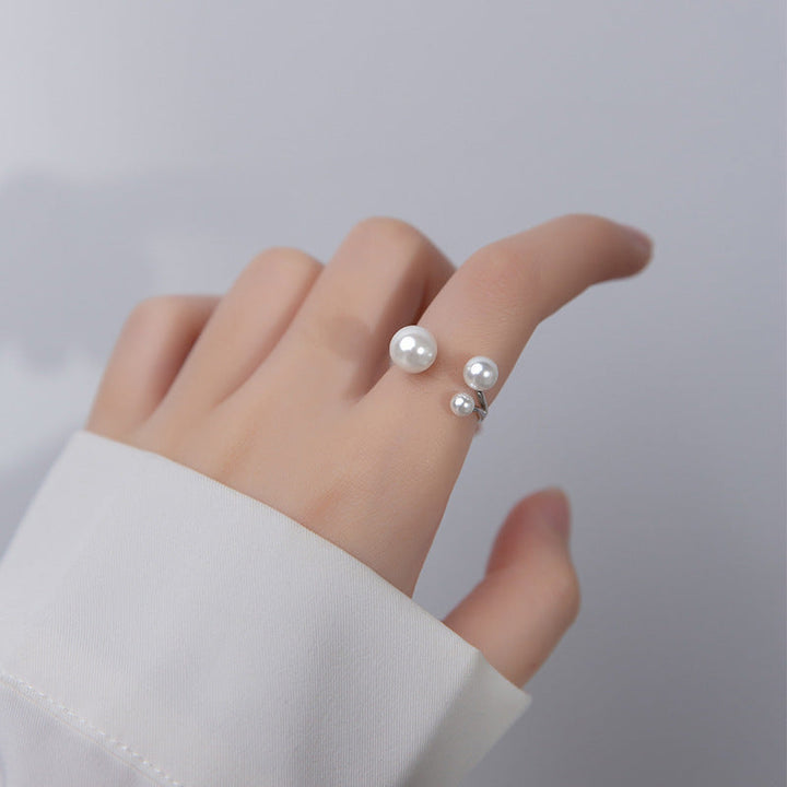 Bague ajustable en perles d'eau douce triple