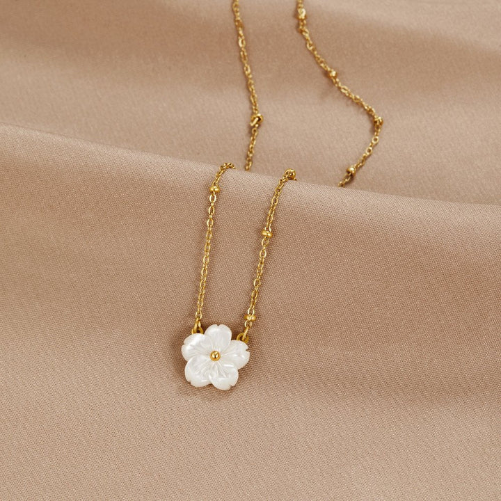 Magnifiques Fleurs Collier